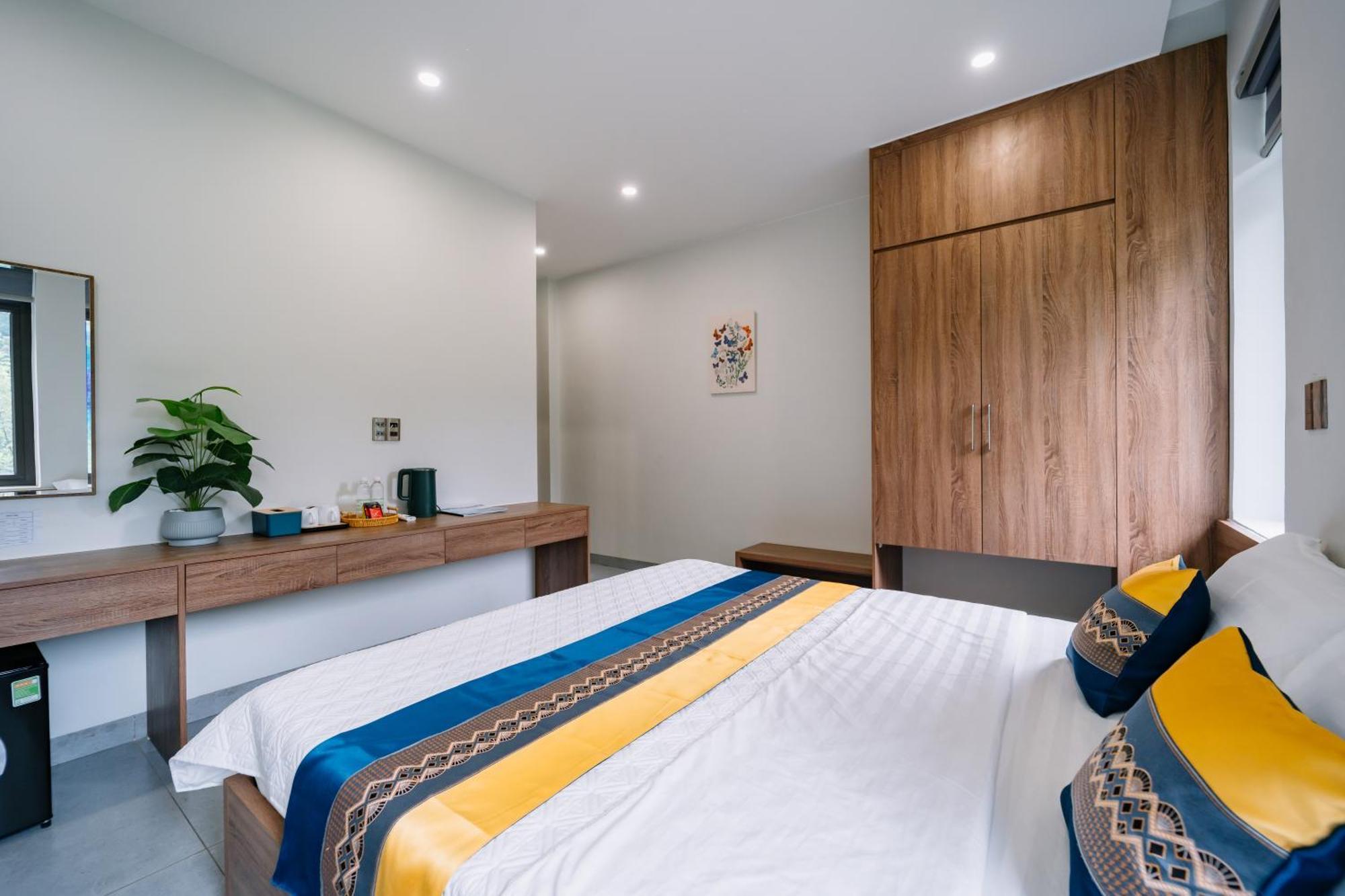 Lotus Premium Lodge - Lotus Group Tours