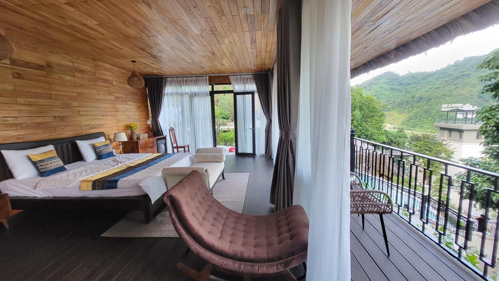 Lotus Premium Lodge - Lotus Group Tours * Ha Giang