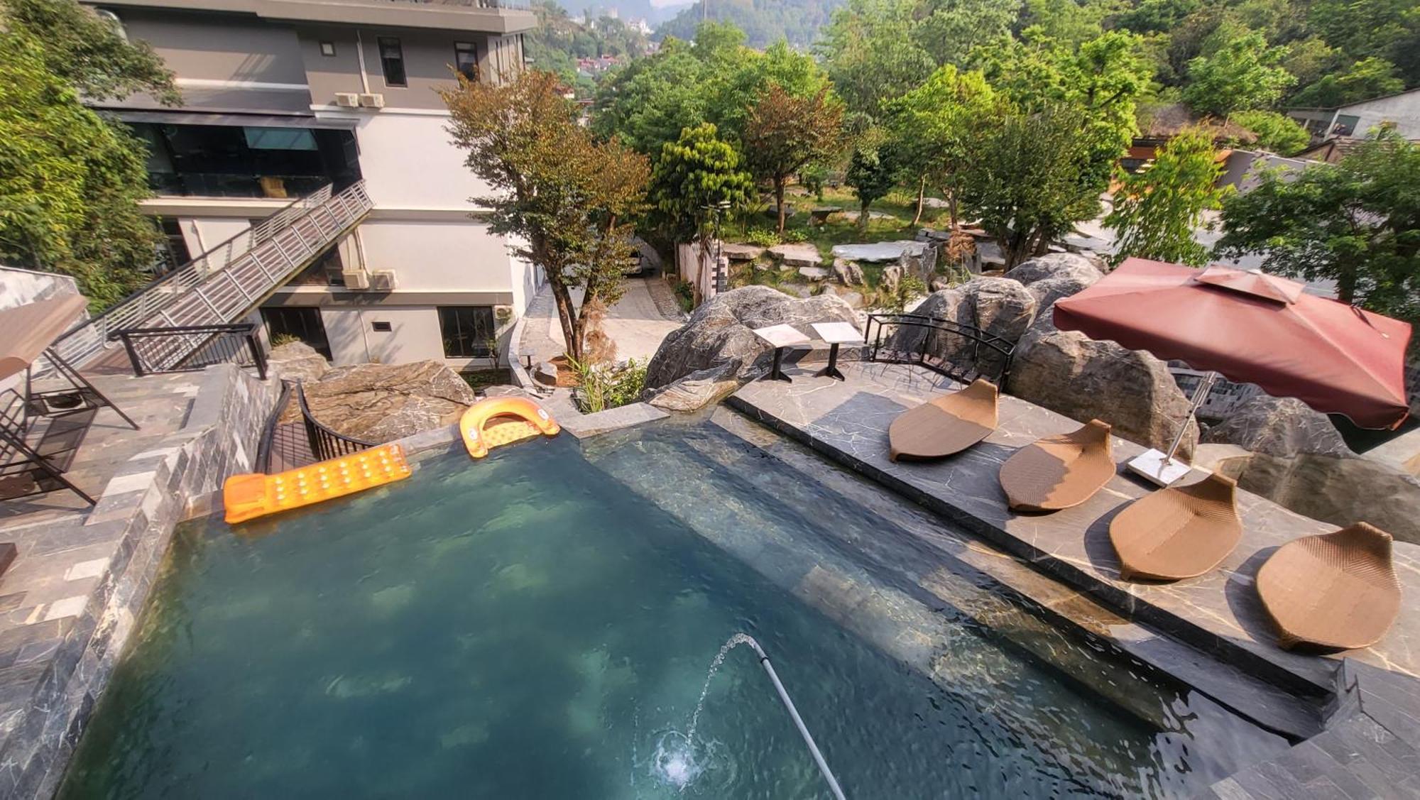 Hotel Lotus Premium Lodge - Lotus Group Tours Ha Giang