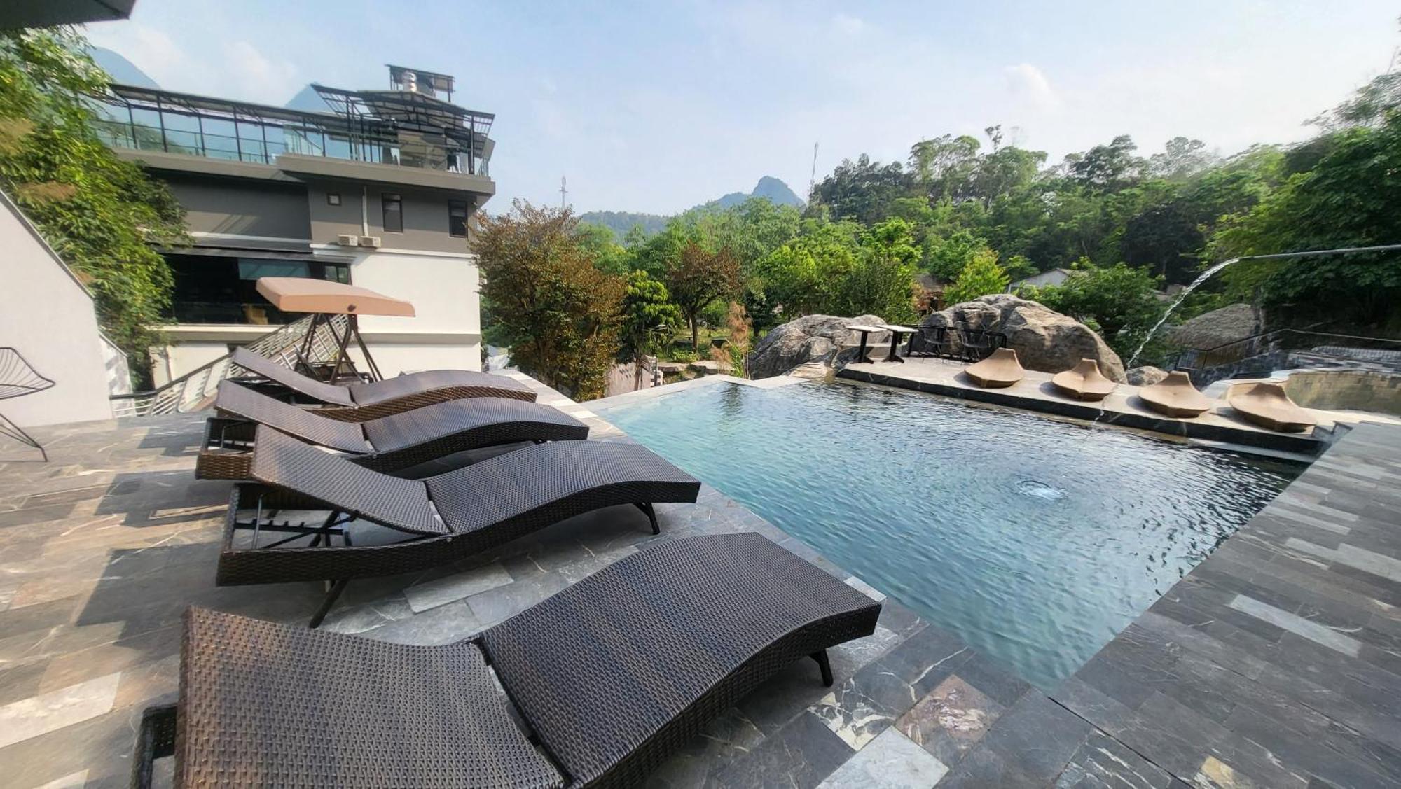 Lotus Premium Lodge - Lotus Group Tours Hotel