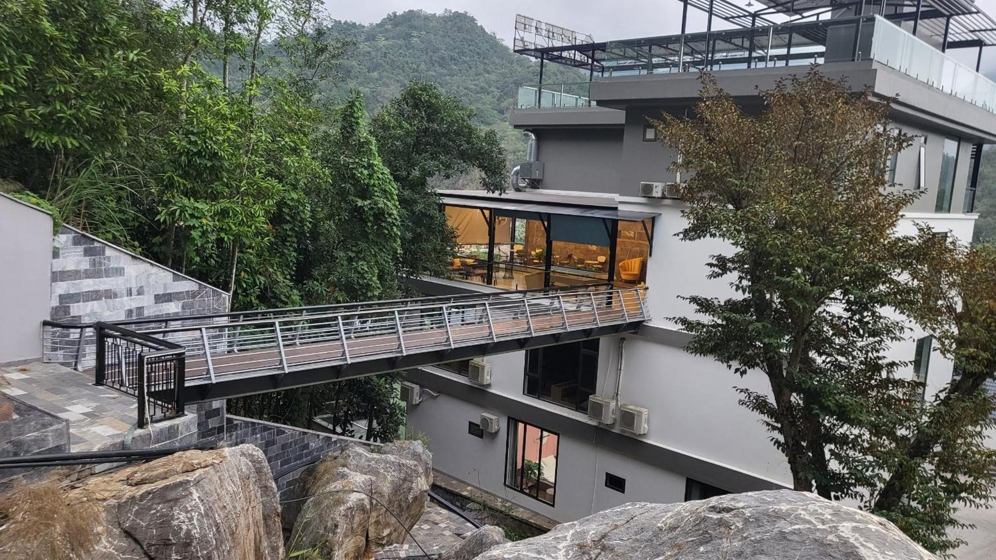 Lotus Premium Lodge - Lotus Group Tours Hotel *